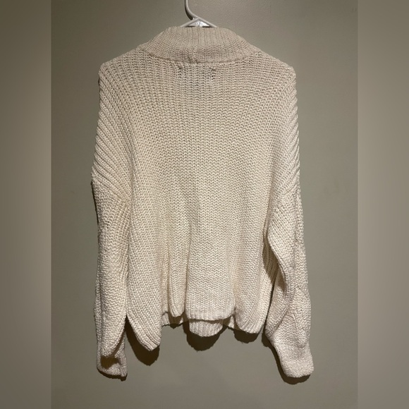 American Eagle Sweater - Picture 3 of 3